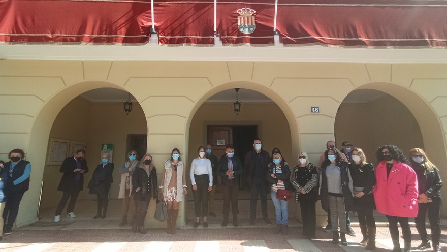 Concentración en silencio por Ucrania Ayuntamiento de Mutxamel 02